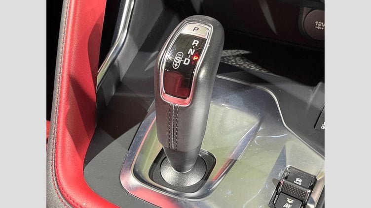2018 認定中古車 Jaguar E-Pace シリコン シルバー P300 オートマチック全輪駆動 R-DYNAMIC HSE