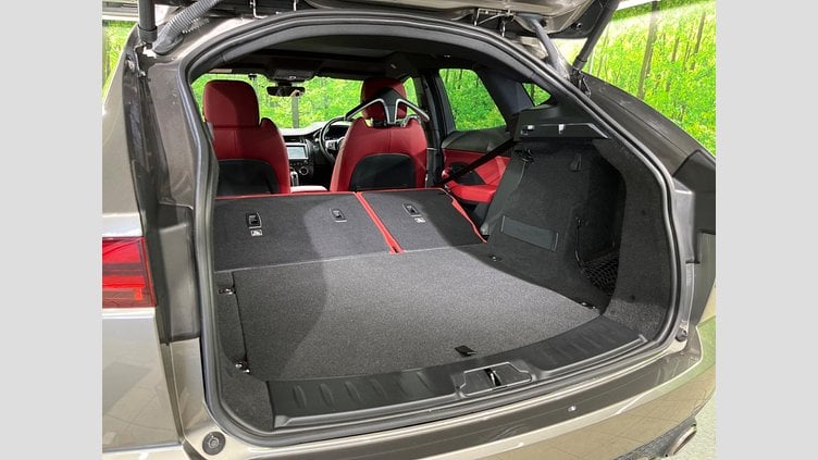 2018 認定中古車 Jaguar E-Pace シリコン シルバー P300 オートマチック全輪駆動 R-DYNAMIC HSE