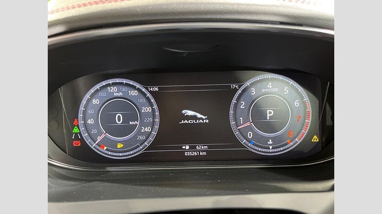 2018 認定中古車 Jaguar E-Pace シリコン シルバー P300 オートマチック全輪駆動 R-DYNAMIC HSE
