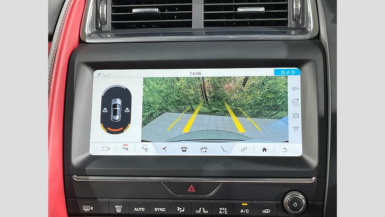 2018 認定中古車 Jaguar E-Pace シリコン シルバー P300 オートマチック全輪駆動 R-DYNAMIC HSE