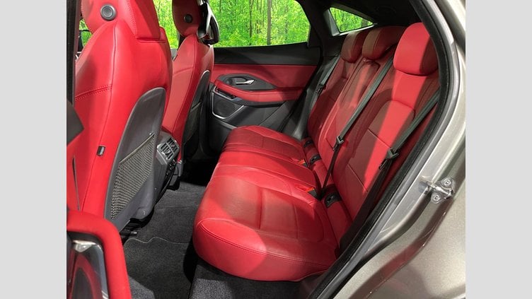 2018 認定中古車 Jaguar E-Pace シリコン シルバー P300 オートマチック全輪駆動 R-DYNAMIC HSE
