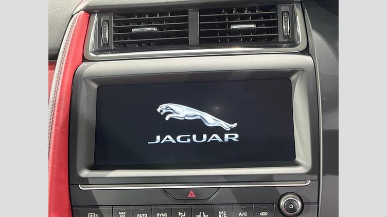 2018 認定中古車 Jaguar E-Pace シリコン シルバー P300 オートマチック全輪駆動 R-DYNAMIC HSE