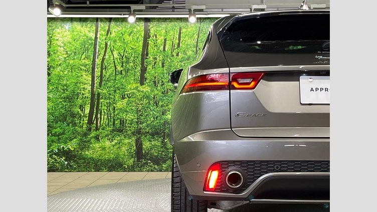 2018 認定中古車 Jaguar E-Pace シリコン シルバー P300 オートマチック全輪駆動 R-DYNAMIC HSE