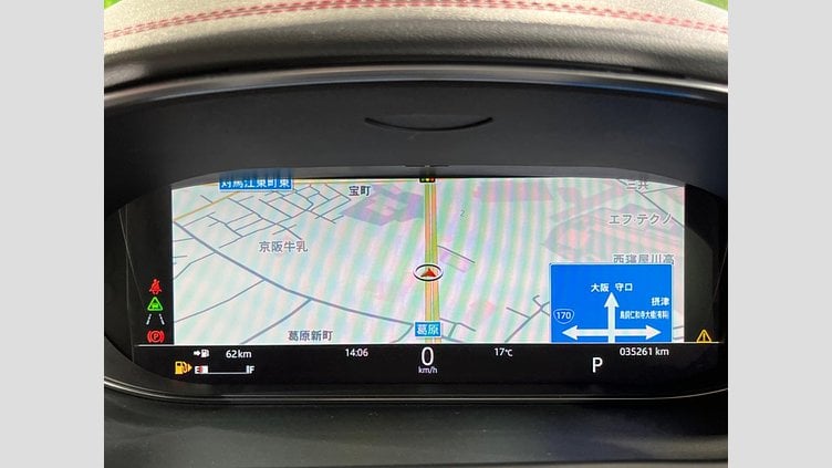 2018 認定中古車 Jaguar E-Pace シリコン シルバー P300 オートマチック全輪駆動 R-DYNAMIC HSE