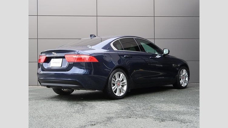 2017 認定中古車 Jaguar XE Loire Blue 249PS
 プレステージ