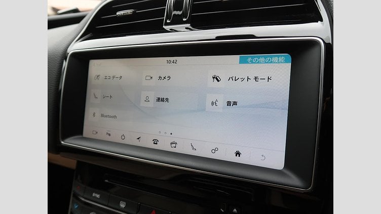 2017 認定中古車 Jaguar XE Loire Blue 249PS
 プレステージ