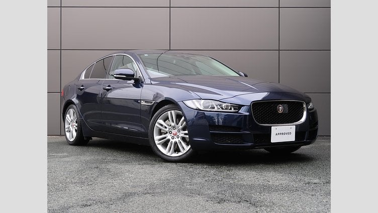 2017 認定中古車 Jaguar XE Loire Blue 249PS
 プレステージ