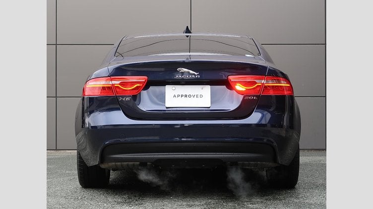 2017 認定中古車 Jaguar XE Loire Blue 249PS
 プレステージ