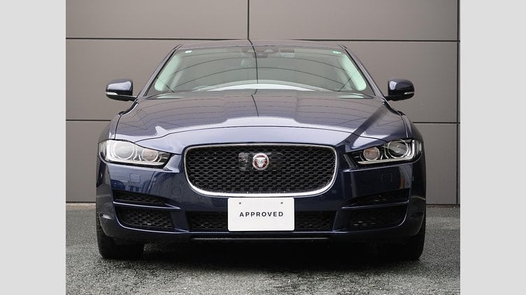 2017 認定中古車 Jaguar XE Loire Blue 249PS
 プレステージ