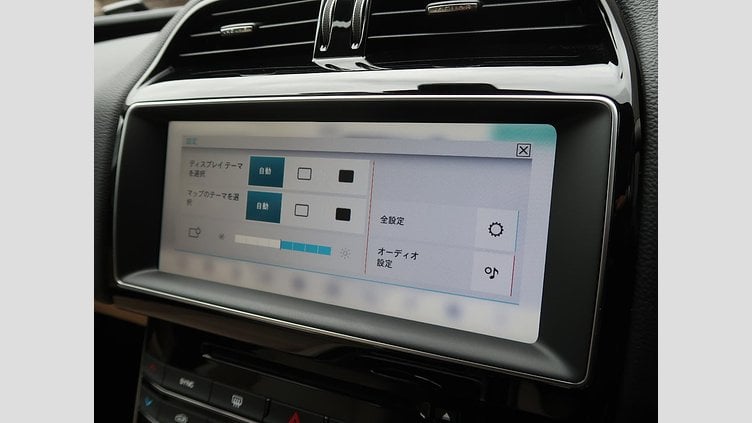 2017 認定中古車 Jaguar XE Loire Blue 249PS
 プレステージ