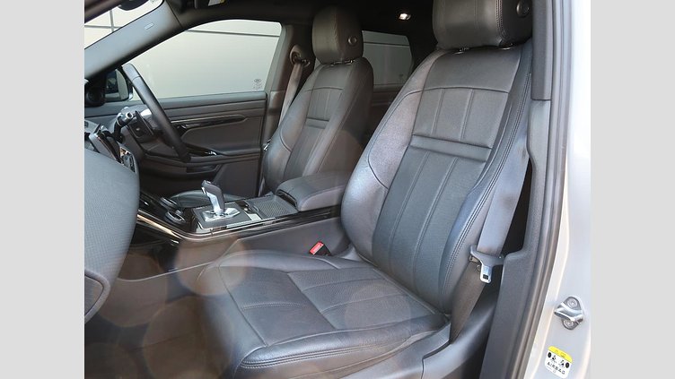 2020 認定中古車 Land Rover Range Rover Evoque ソウルパールシルバー D180 R-DYNAMIC S