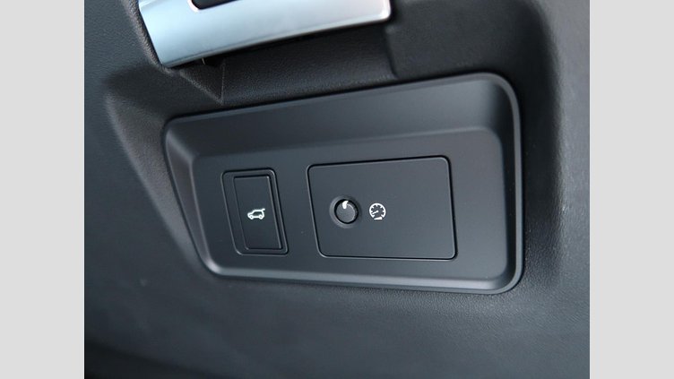 2020 認定中古車 Land Rover Range Rover Evoque ソウルパールシルバー D180 R-DYNAMIC S