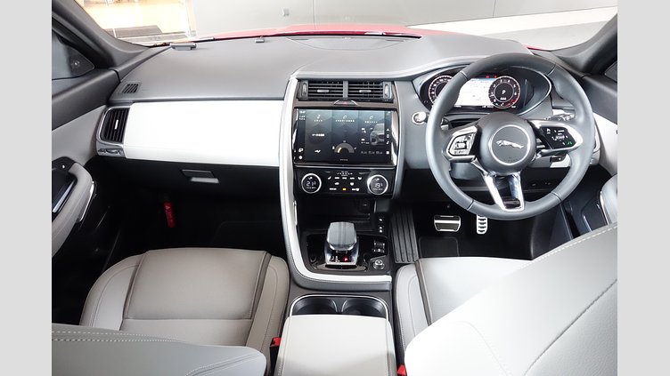 2024 認定中古車 Jaguar E-Pace フィレンツェレッド P250 AWD（オートマチック） R-DYNAMIC SE