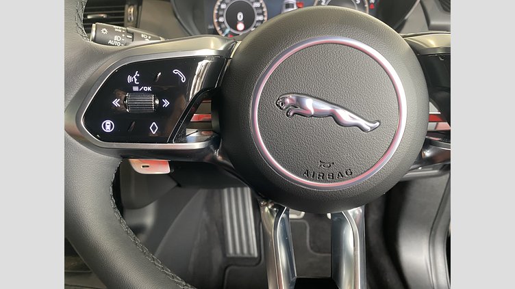 2024 認定中古車 Jaguar E-Pace サントリーニブラック P250（ガソリン） R-DYNAMIC HSE