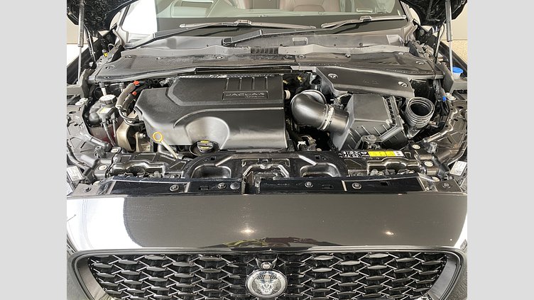 2024 認定中古車 Jaguar E-Pace サントリーニブラック P250（ガソリン） R-DYNAMIC HSE
