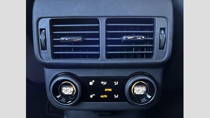 Range Rover Velar 16