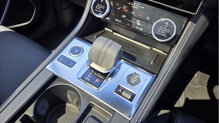 2025 Approved Jaguar F-Pace Santorini Black P250 PETROL P250 R-Dynamic S