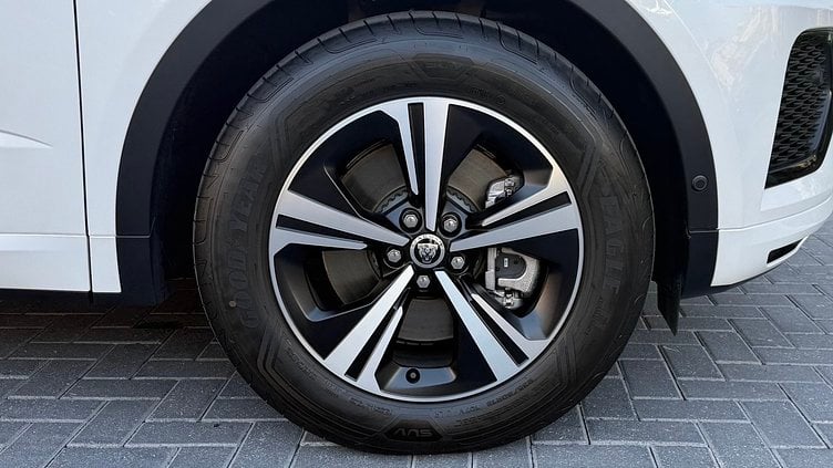 2025 認證中古車 Jaguar E-Pace Otsuni Pearl White P250 R-Dynamic S