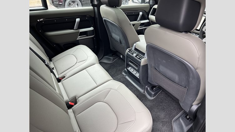 2024 認定中古車 Land Rover Defender 110 カルパチアングレイ D300 AWD（AT） X-DYNAMIC HSE