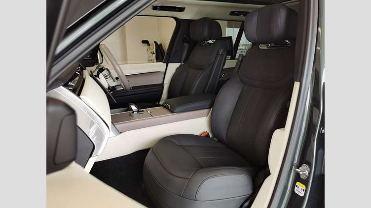 2024 認定中古車 Land Rover Range Rover ベルグレイヴィアグリーン D300 AWD MHEV（AT） スタンダードホイールベース Autobiography