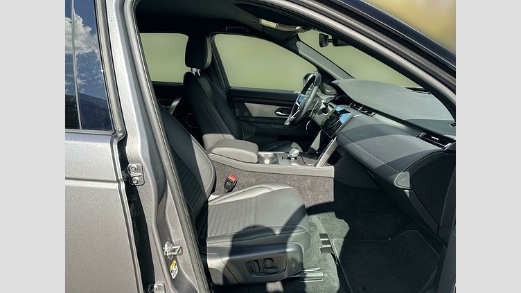 2024 Używany Land Rover Discovery Sport Eiger Grey P250 Benzyna MHEV Standardowy rozstaw osi Dynamic SE
