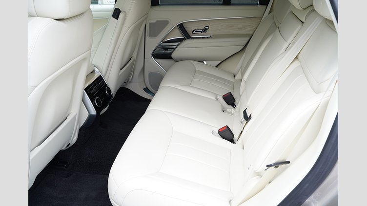 2024 認定中古車 Land Rover Range Rover バトゥミゴールド D300 AWD MHEV（AT） スタンダードホイールベース HSE