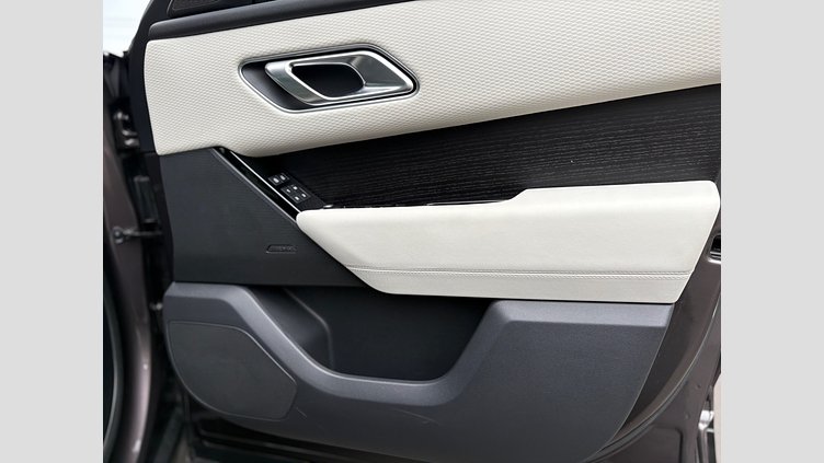 2022 認定中古車 Land Rover Range Rover Velar Charente Grey 2.0 litre i4P​ オーリックエディション