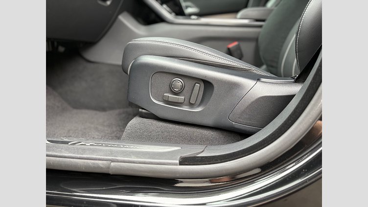 2020 認定中古車 Land Rover Range Rover Velar サントリーニブラック D180 R-DYNAMIC S