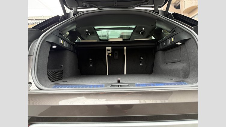 2020 認定中古車 Land Rover Range Rover Velar サントリーニブラック D180 R-DYNAMIC S