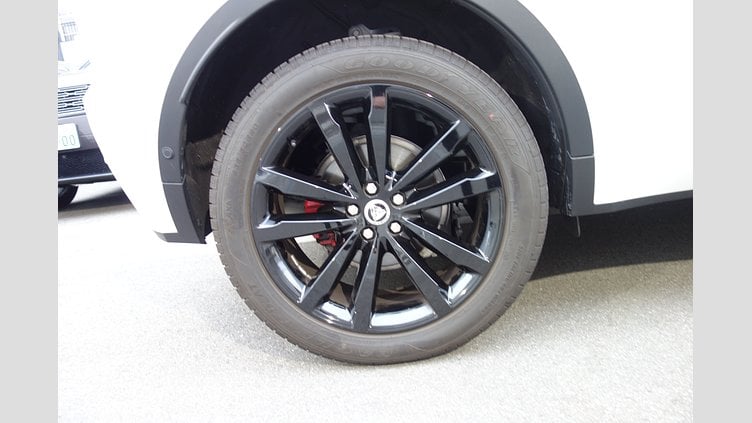 2024 認定中古車 Jaguar E-Pace フジホワイト D200 AWD（オートマチック）MHEV R-DYNAMIC SE