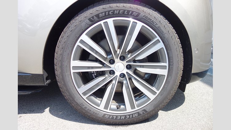 2025 認定中古車 Land Rover Range Rover バトゥミゴールド P550 AWD PHEV（AT） スタンダードホイールベース Autobiography