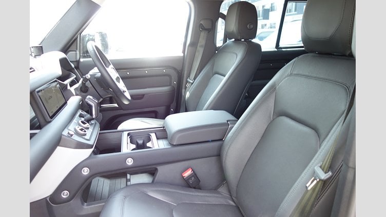2024 認定中古車 Land Rover Defender 110 サントリーニブラック D300 AWD（AT） S