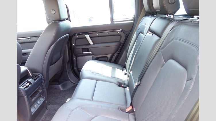 2024 認定中古車 Land Rover Defender 110 サントリーニブラック D300 AWD（AT） S