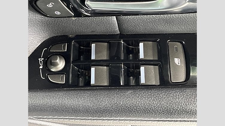 2018 認定中古車 Land Rover Range Rover Evoque Yulong White 2.0 litre i4P​ ランドマークエディション