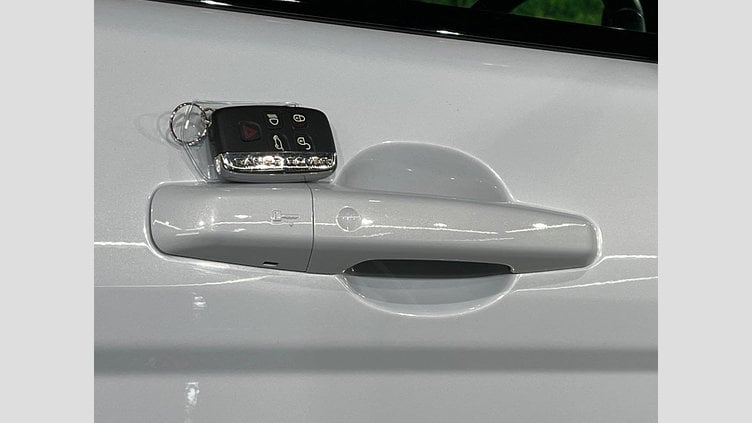 2018 認定中古車 Land Rover Range Rover Evoque Yulong White 2.0 litre i4P​ ランドマークエディション