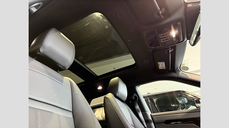 2025 認定中古車 Land Rover Range Rover Evoque サントリーニブラック プラグインハイブリッド（ガソリン） Standard Wheelbase DYNAMIC HSE