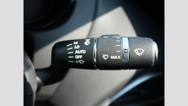 2016 認定中古車 Jaguar XE Yulong White 20ｄ プレステージ