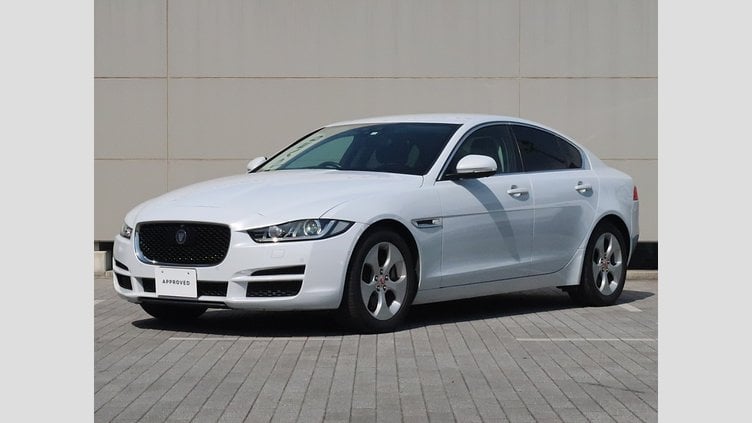 2016 認定中古車 Jaguar XE Yulong White 20ｄ プレステージ