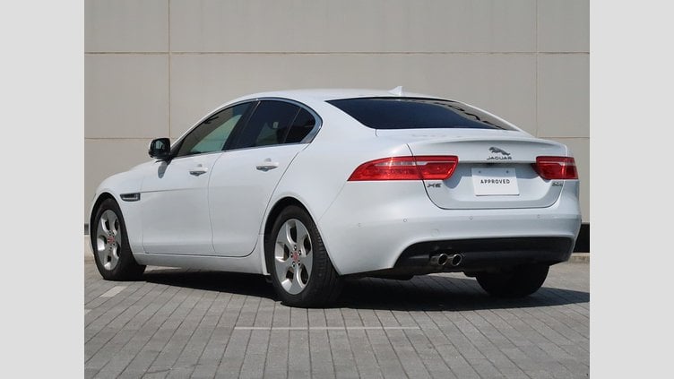 2016 認定中古車 Jaguar XE Yulong White 20ｄ プレステージ