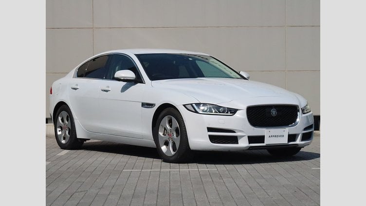 2016 認定中古車 Jaguar XE Yulong White 20ｄ プレステージ