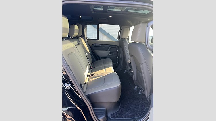 2024 Approved Land Rover Defender 110 Santorini Black 3.0D I6 300 CP X-Dynamic SE