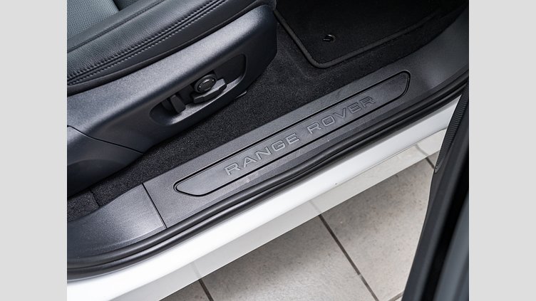 2024 認定中古車 Land Rover Range Rover Evoque オストゥーニパールホワイト P200（ガソリン） スタンダードホイールベース S