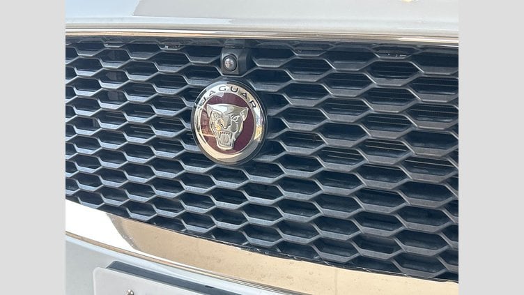 2020 認定中古車 Jaguar E-Pace フジホワイト P200 オートマチック全輪駆動 S
