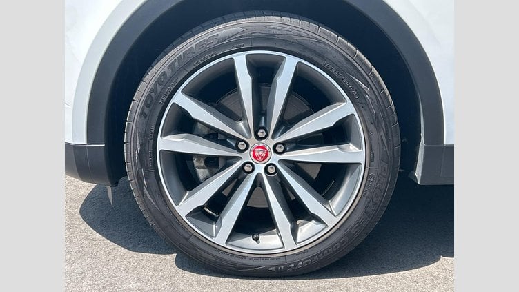 2020 認定中古車 Jaguar E-Pace フジホワイト P200 オートマチック全輪駆動 S