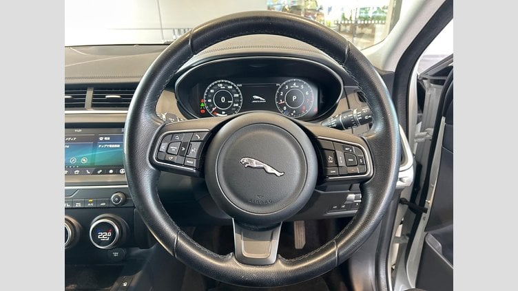 2020 認定中古車 Jaguar E-Pace フジホワイト P200 オートマチック全輪駆動 S