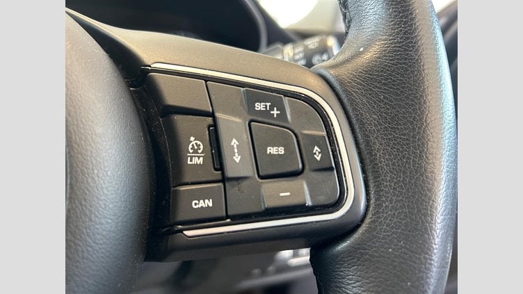 2020 認定中古車 Jaguar E-Pace フジホワイト P200 オートマチック全輪駆動 S