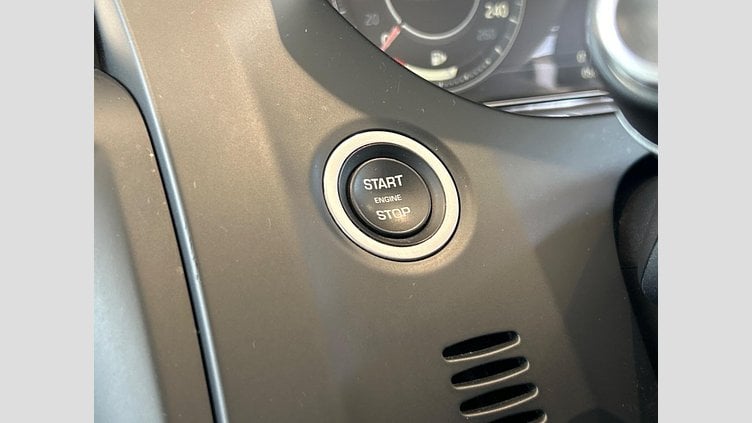 2020 認定中古車 Jaguar E-Pace フジホワイト P200 オートマチック全輪駆動 S