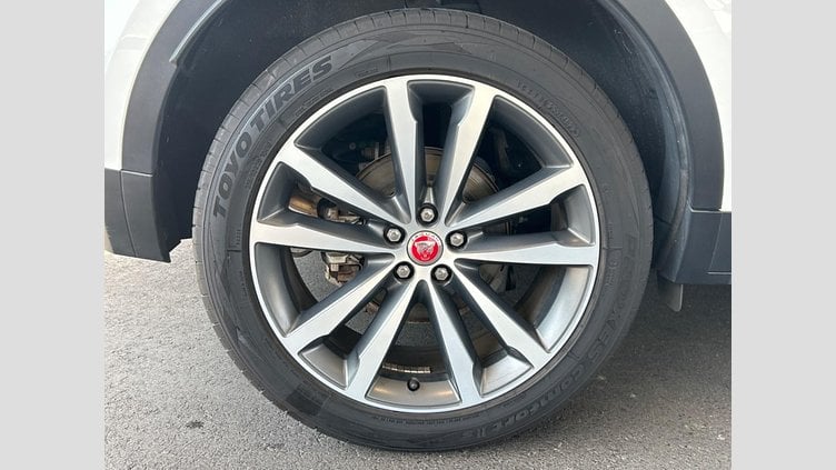 2020 認定中古車 Jaguar E-Pace フジホワイト P200 オートマチック全輪駆動 S