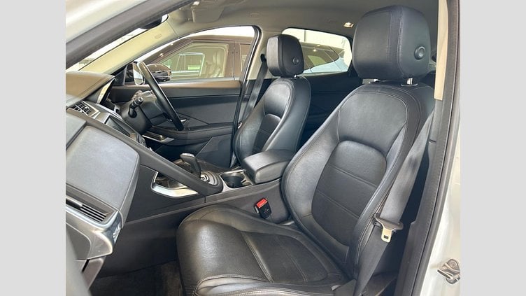 2020 認定中古車 Jaguar E-Pace フジホワイト P200 オートマチック全輪駆動 S