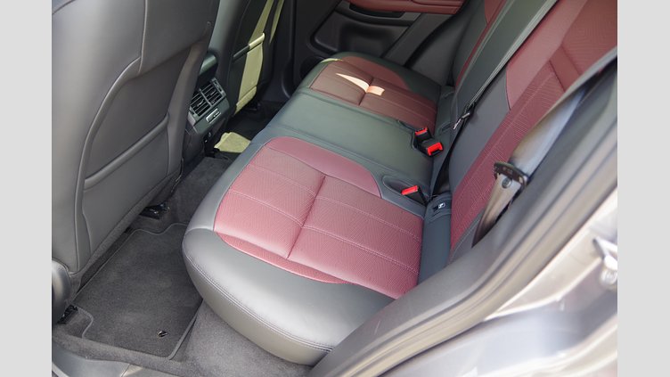 2024 認定中古車 Land Rover Range Rover Evoque アイガーグレイ P300eプラグインハイブリッド（ガソリン） スタンダードホイールベース DYNAMIC HSE